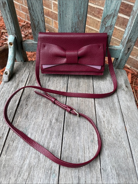 kate spade Handbags - Kate spade ♠️ Maroon Eden Lane Jacinda Crossbody Bag w/a darling bow 🎀 accent